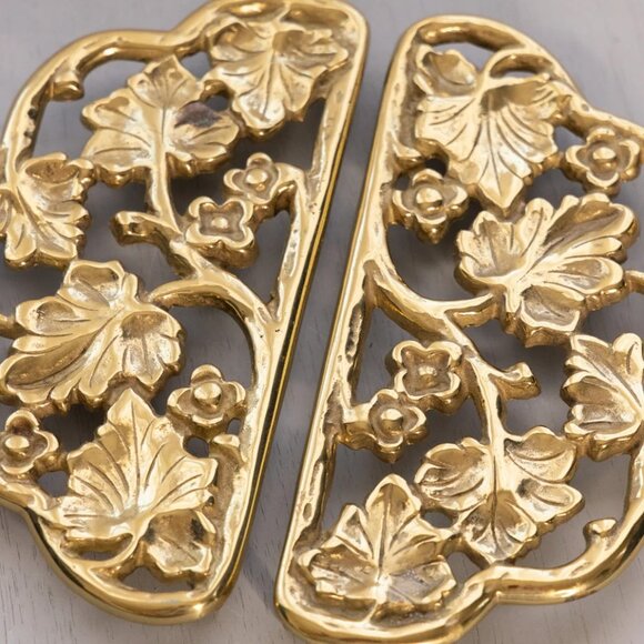 Vintage Brass Trivet Set with Floral and Leaf Designs (Set of 2) - Picture 2 of 4